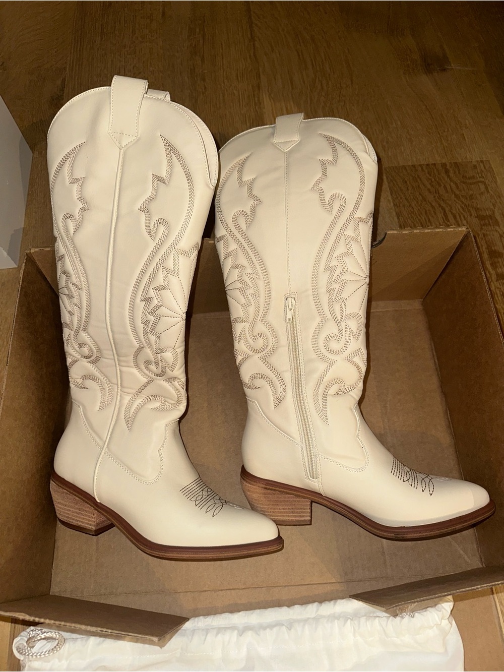 Women's Cream Western Embroidered Cowboy Boots
